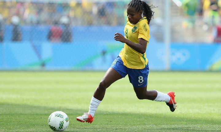 A lendária jogadora do futebol brasileiro feminino está se aposentando.