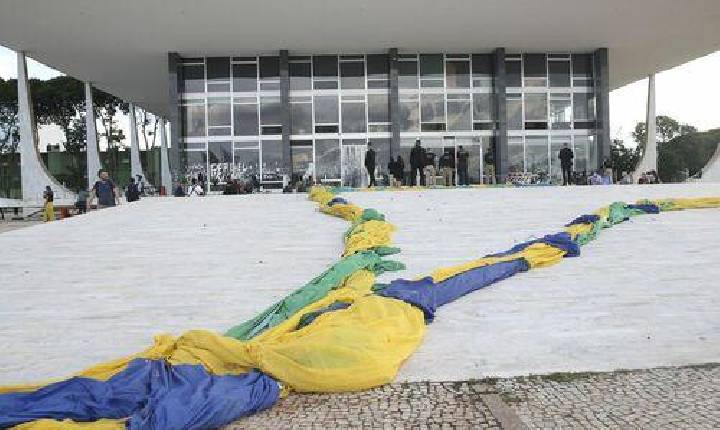 ABIN alertou governo federal sobre riscos horas antes das invasões