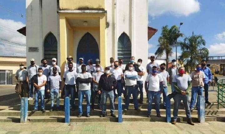 Arrastão de Limpeza realizados pelos Agentes de Combate a Endemias (ACEs) de casa em casa e também em terrenos baldios.