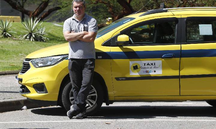 Benefício do governo federal aos taxistas: municípios devem enviar dados até 31 de julho