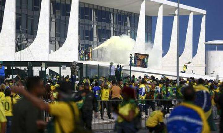 Brasília sob intervenção federal na segurança pública. Governador do DF é afastado por 90 dias