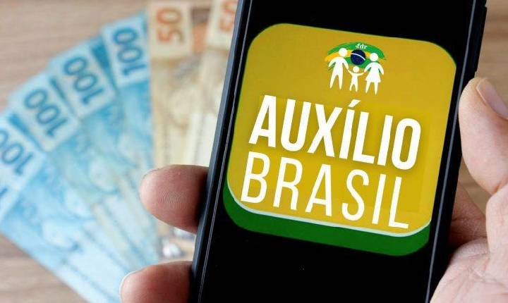 Caixa paga Auxílio Brasil a cadastrados de NIS final 4 nesta segunda-feira.