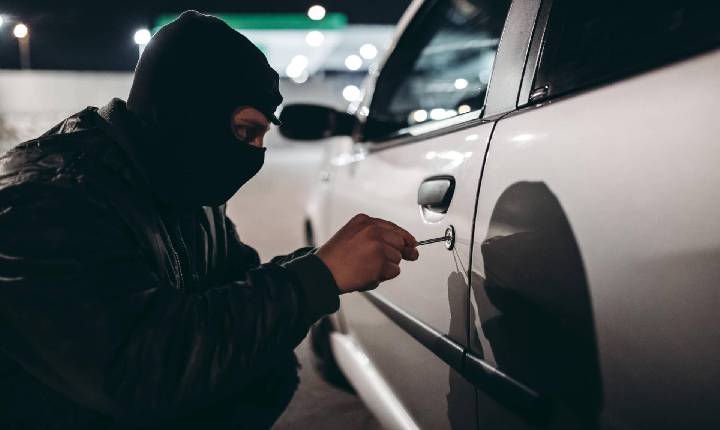 Carro da prefeitura de Campos Gerais é furtado durante a madrugada