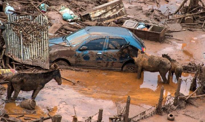 Dez anos após o rompimento, vítimas de Mariana ainda lutam por dignidade.
