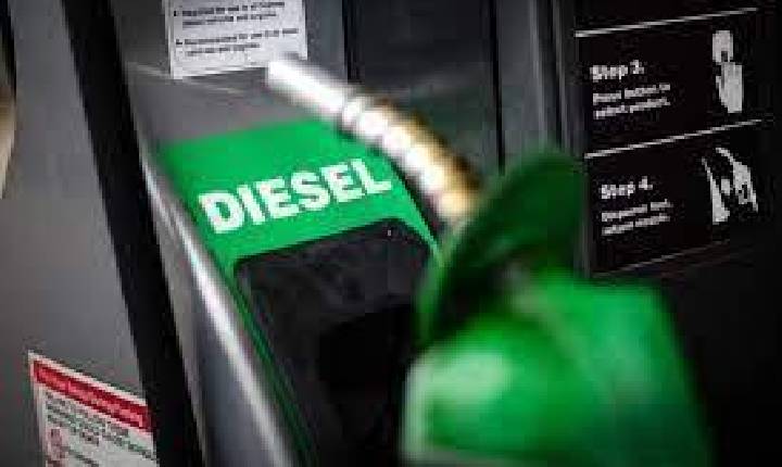 Governo espera queda de R$ 0,10 no diesel com decreto que muda regra ambiental