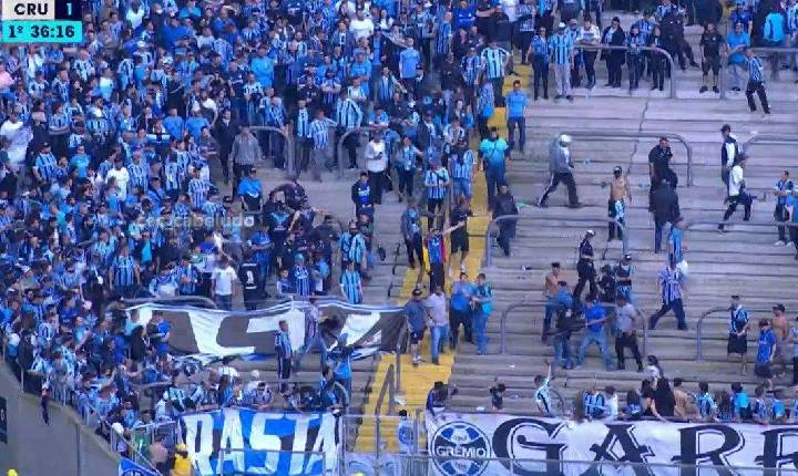 Grêmio x Cruzeiro: árbitro relata briga na arquibancada e justifica expulsão de Paulo Pezzolano