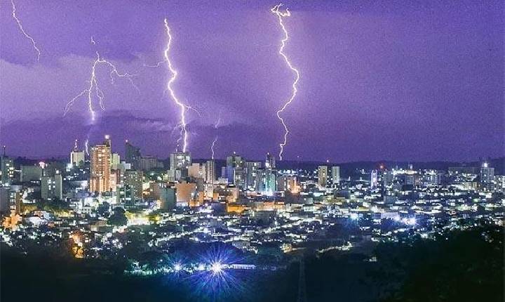 Inmet emite alerta para tempestade com ventos de até 100 km/h e granizo para o Sul de Minas nas próximas 24 horas.