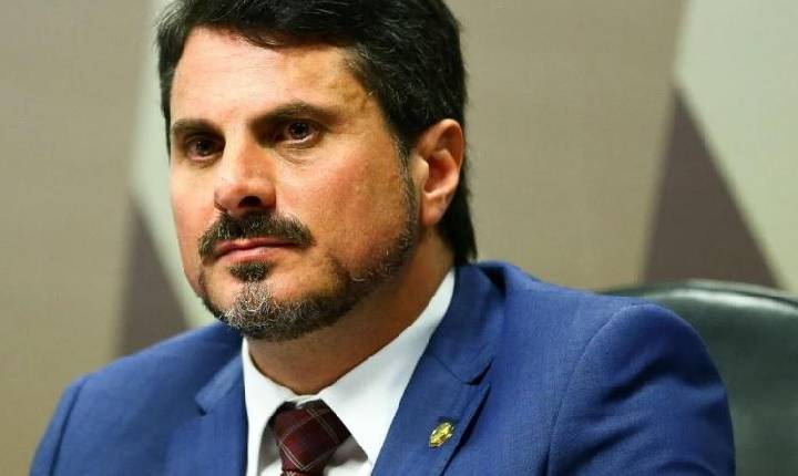 Marcos do Val diz que Daniel Silveira o levou a reunião com Bolsonaro para tratar sobre golpe