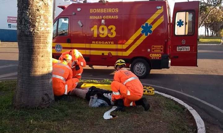Motociclista fica ferido em acidente na Avenida Governador Valadares em Alfenas/MG