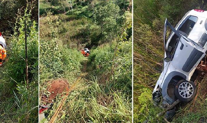 Motorista perde o controle da direção e carro cai em barranco.