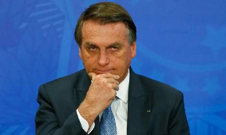 PF conclui que Bolsonaro cometeu crimes por divulgar informações falsas sobre Covid