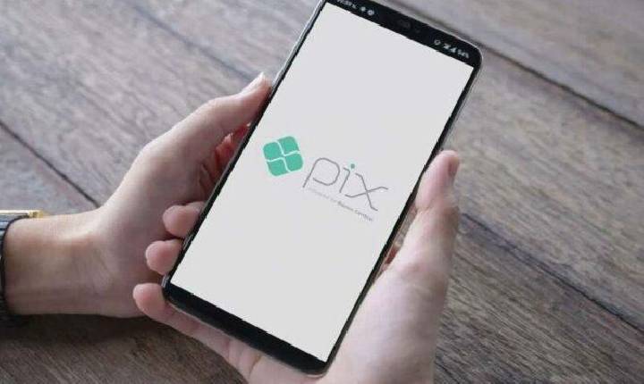Pix bate novo recorde de transações diárias.