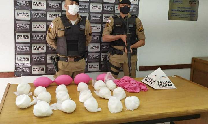 PM abordar veículo e apreende 13 kg de cocaína.