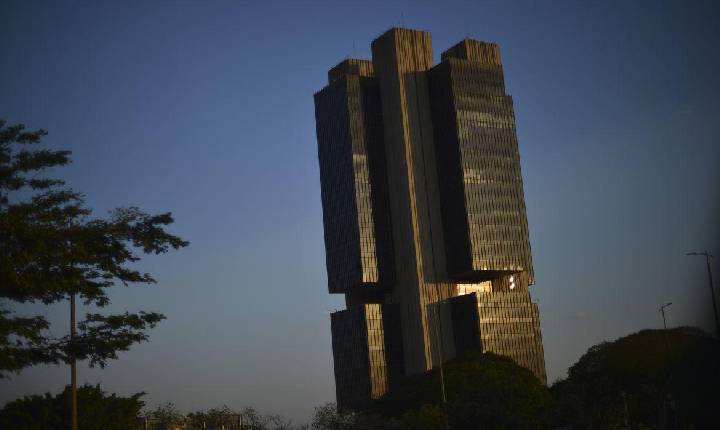 Representantes do setor da indústria aprovam decisão do Copom