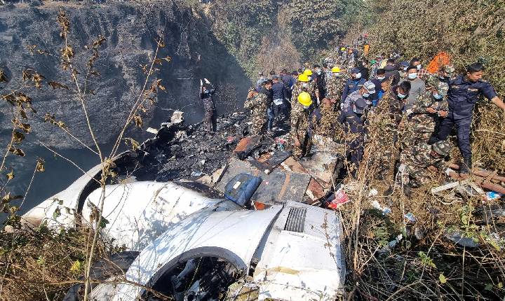 Sem esperança de sobreviventes, Nepal lamenta as vítimas da queda do avião em Pokhara