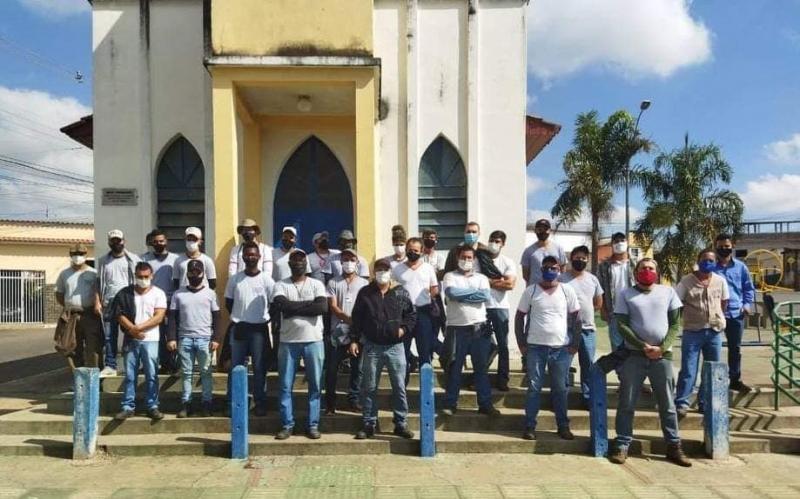 Arrastão de Limpeza realizados pelos Agentes de Combate a Endemias (ACEs) de casa em casa e também em terrenos baldios.