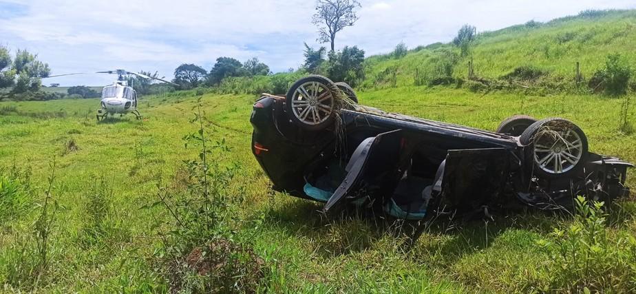 Criança de 5 anos morre após carro capotar na Rodovia Fernão Dias, em Três Corações/MG.