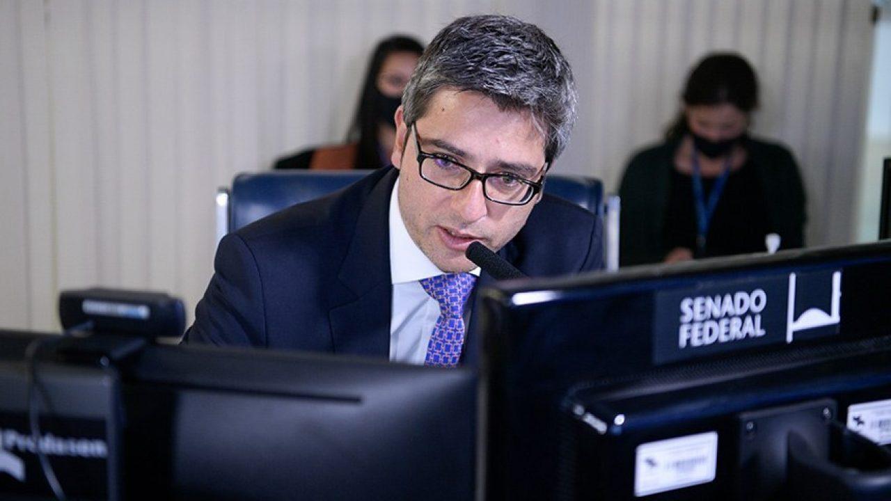 Líder do governo apresenta PEC que prevê R$ 29,6 bi para estados que zerarem ICMS sobre diesel e gás de cozinha