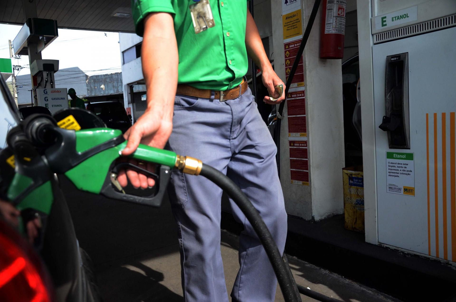Com redução do ICMS, gasolina deve ter deflação no IPCA de julho.