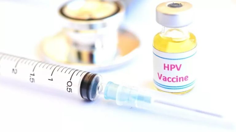 Boa notícia: Ministério da Saúde amplia público de vacinas contra meningite e HPV.