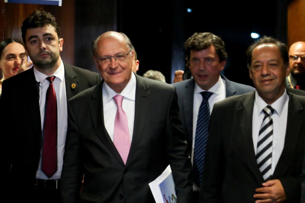 Bolsonaro reafirmou apoio à transição, diz Alckmin após encontro com o presidente