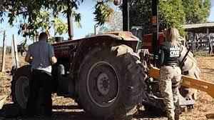 Trator furtado em Três Pontas é recuperado em Campos Gerais