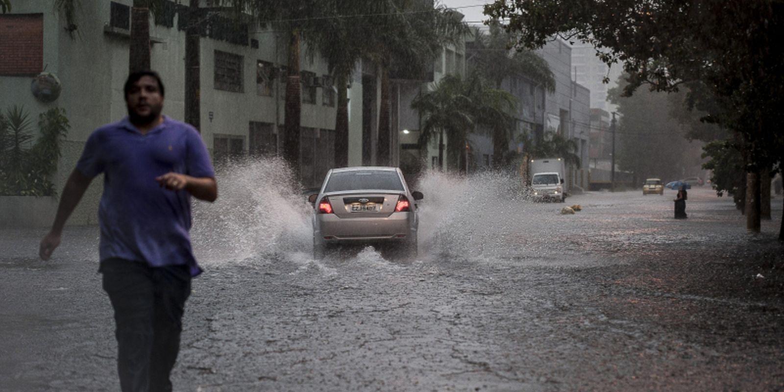 Brasil tem ALERTA de temporal para TODAS as regiões; confira a previsão