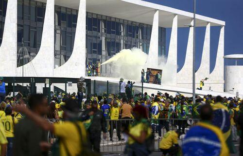 Brasília sob intervenção federal na segurança pública. Governador do DF é afastado por 90 dias