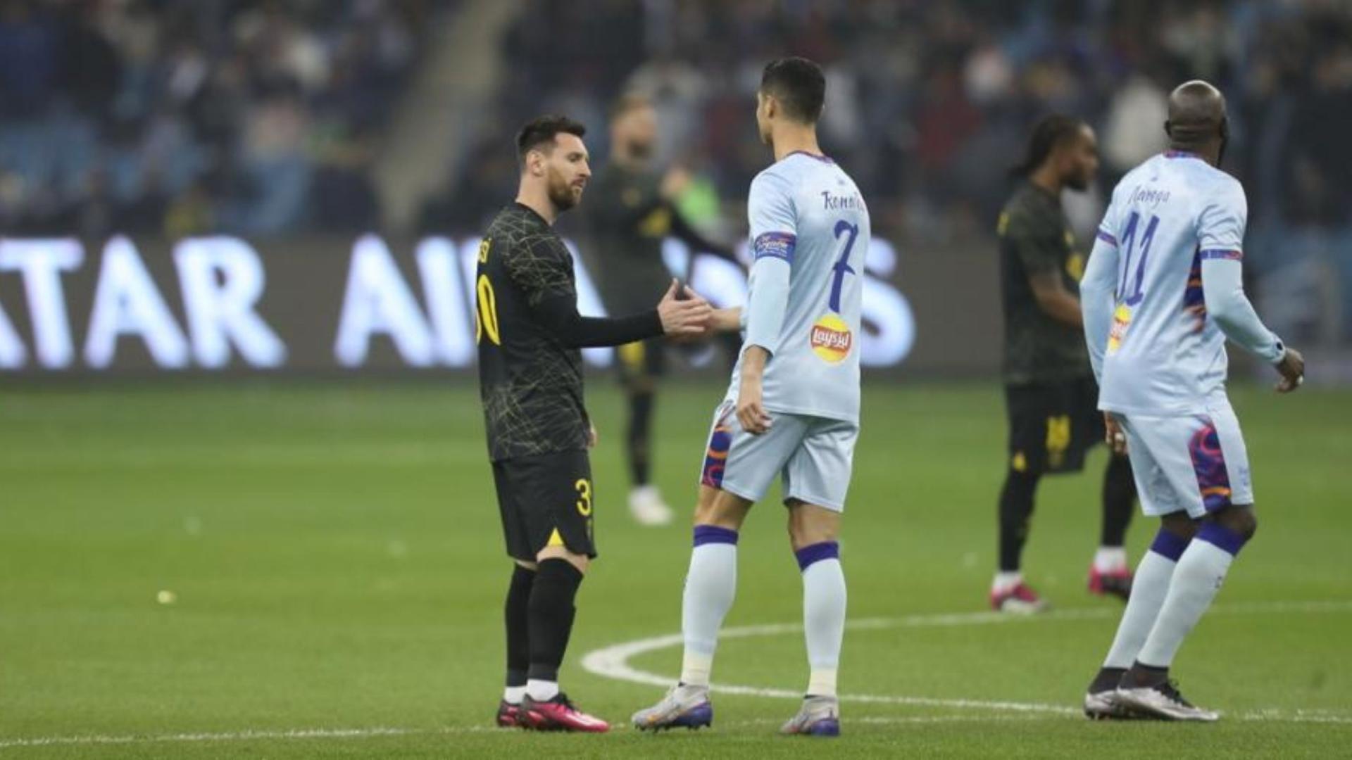 Cristiano Ronaldo posta foto com Messi e diz: 